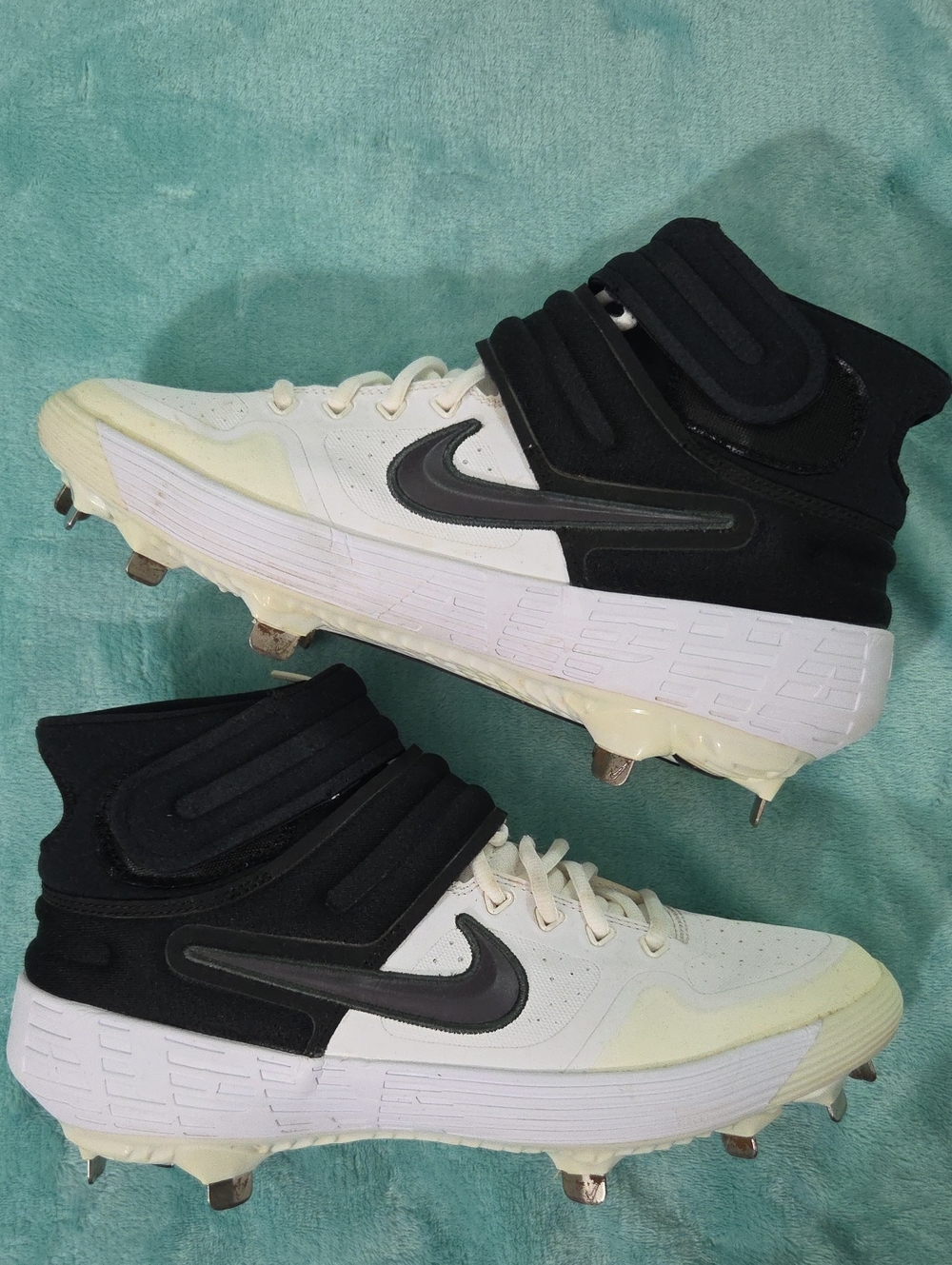 Nike Kids Black & White Cleats - High-Top Baseball/Softball Shoe